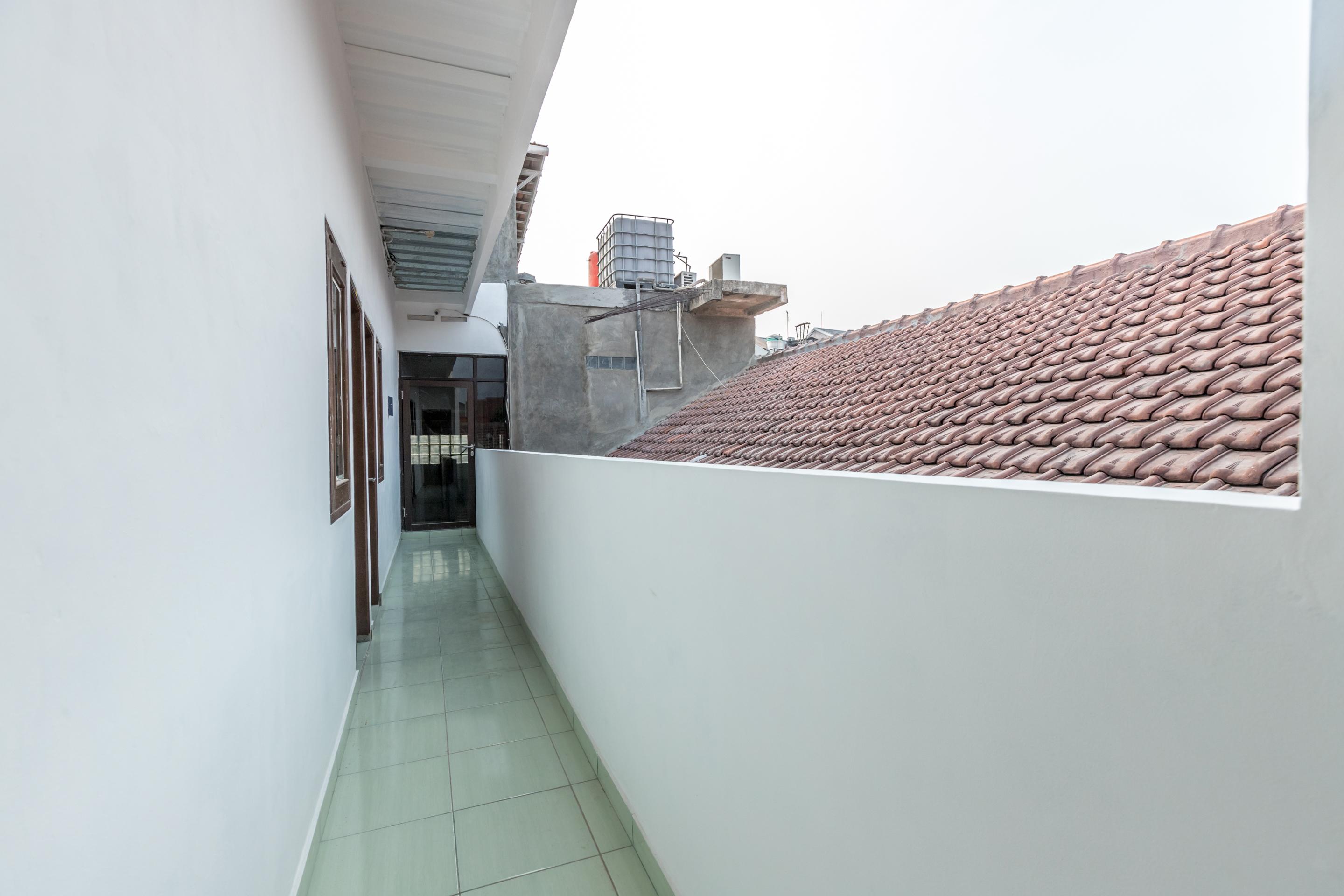 Super Oyo 1487 Residence Khoe Jakarta Exterior foto
