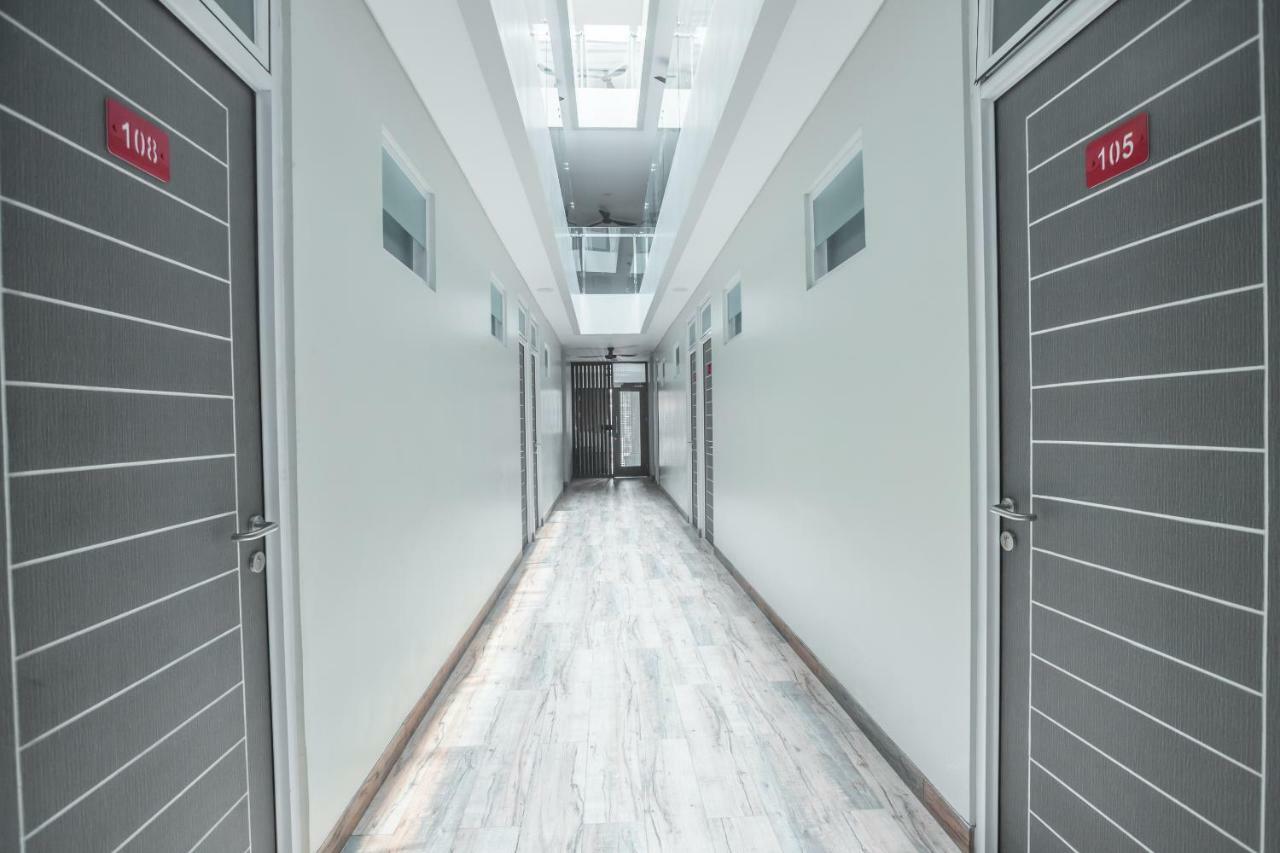 Super Oyo 1487 Residence Khoe Jakarta Exterior foto